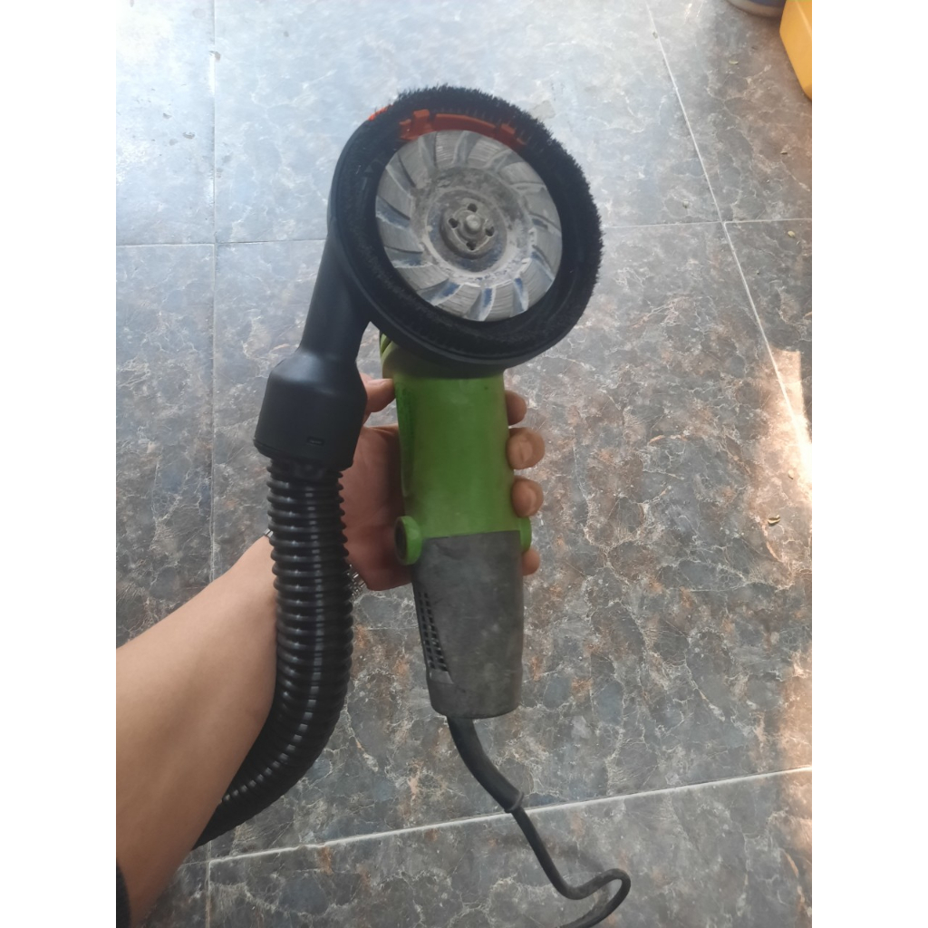 Chụp hút bụi lắp máy mài cầm tay D100mm. Ngăn bụi khi thi công mài, có khay tháo lắp khi mài góc chân tường