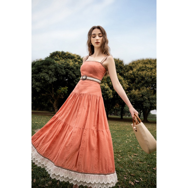 LEVIOSA ---- Váy maxi hai dây cam phối viền ren đai lưng