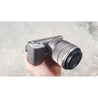 Máy ảnh Sony Nex 5 + lens 16-50mm - 14.2 megapixel - Mới 95%