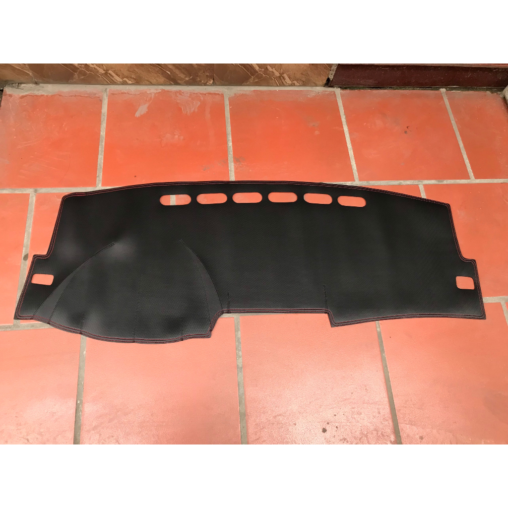 Thảm taplo da vân cácbon xe Toyota Altis ,