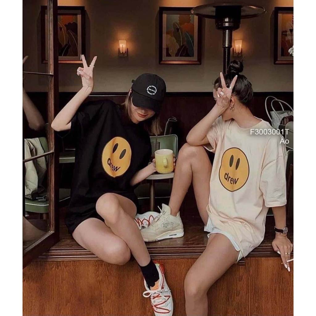 Áo phông hình mặt cười form rộng