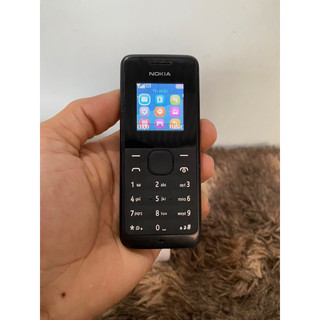 Nokia 105 có pin kèm dây sạc