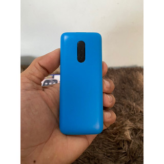 Nokia 105 có pin kèm dây sạc