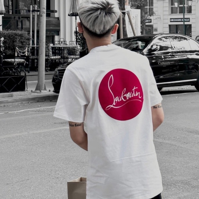 Áo Phông Louboutin Hình In Đế Giày Cực Nét - Áo LC Chất Liệu Cotton Thoáng Mát Form Dáng Unisex Nam Nữ Hot Trend 2023...
