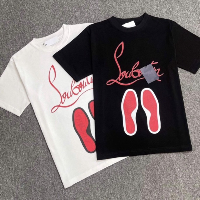 Áo Phông Louboutin Hình In Đế Giày Cực Nét - Áo LC Chất Liệu Cotton Thoáng Mát Form Dáng Unisex Nam Nữ Hot Trend 2023...
