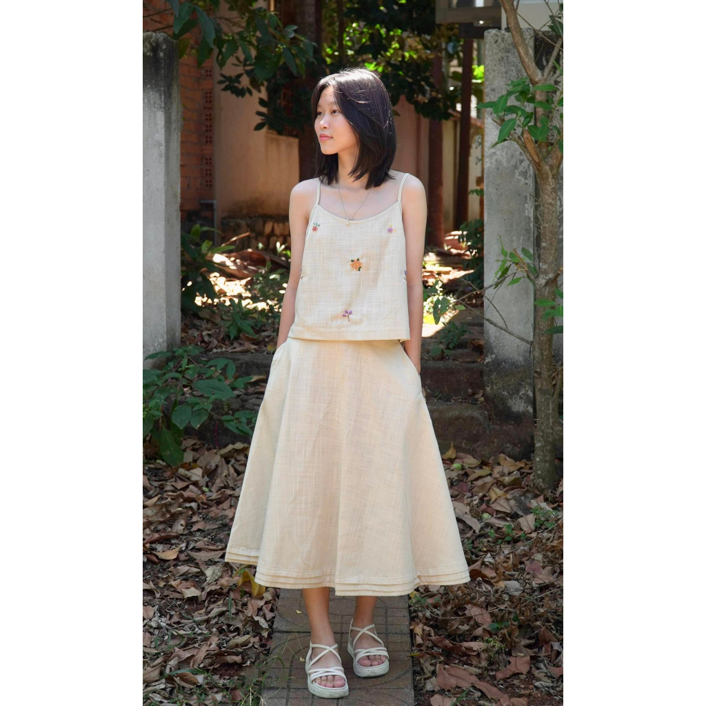 Set áo 2 dây linen thêu tay và chân váy xòe - thời trang linen- Linen lovers
