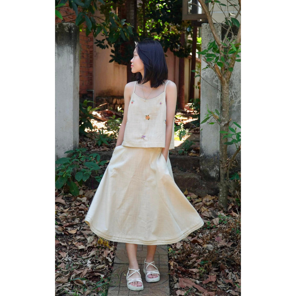 Set áo 2 dây linen thêu tay và chân váy xòe - thời trang linen- Linen lovers