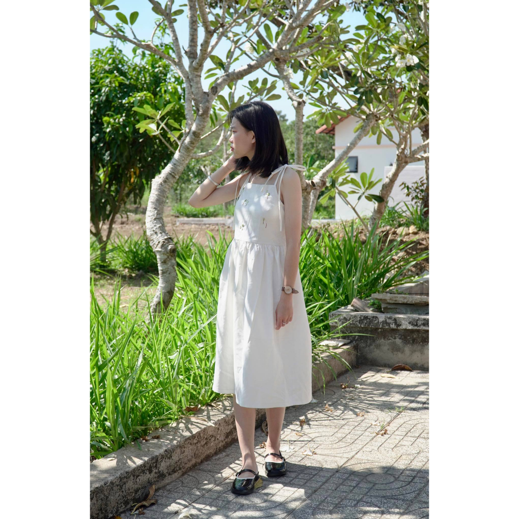 LINEN LOVERS Đầm 2 dây babydoll vải linen thêu tay- thời trang linen