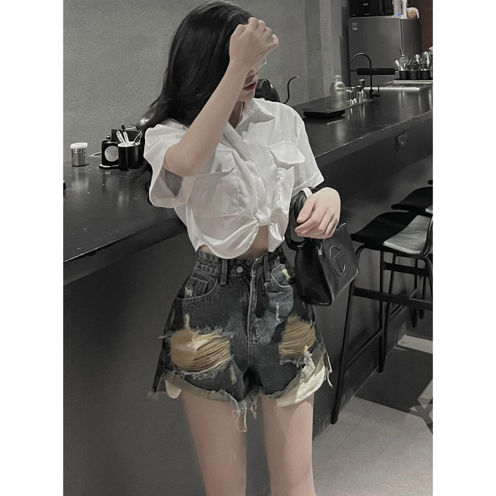 QUẦN SHORT JEANS ĐÙI NỮ LƯNG CAO RÁCH 2 MẢNG TO ĐÙI PHỐI CÀO NHẸ MÀU XANH ĐẬM LAI TUA SIÊU PHONG CÁCH ĐỈNH CAO