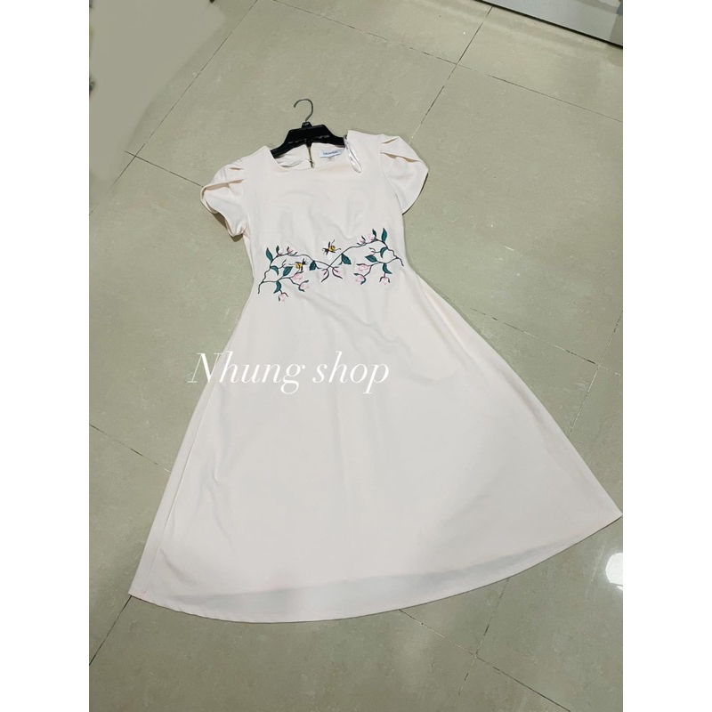 Đầm CK thêu hoa xinh xắn