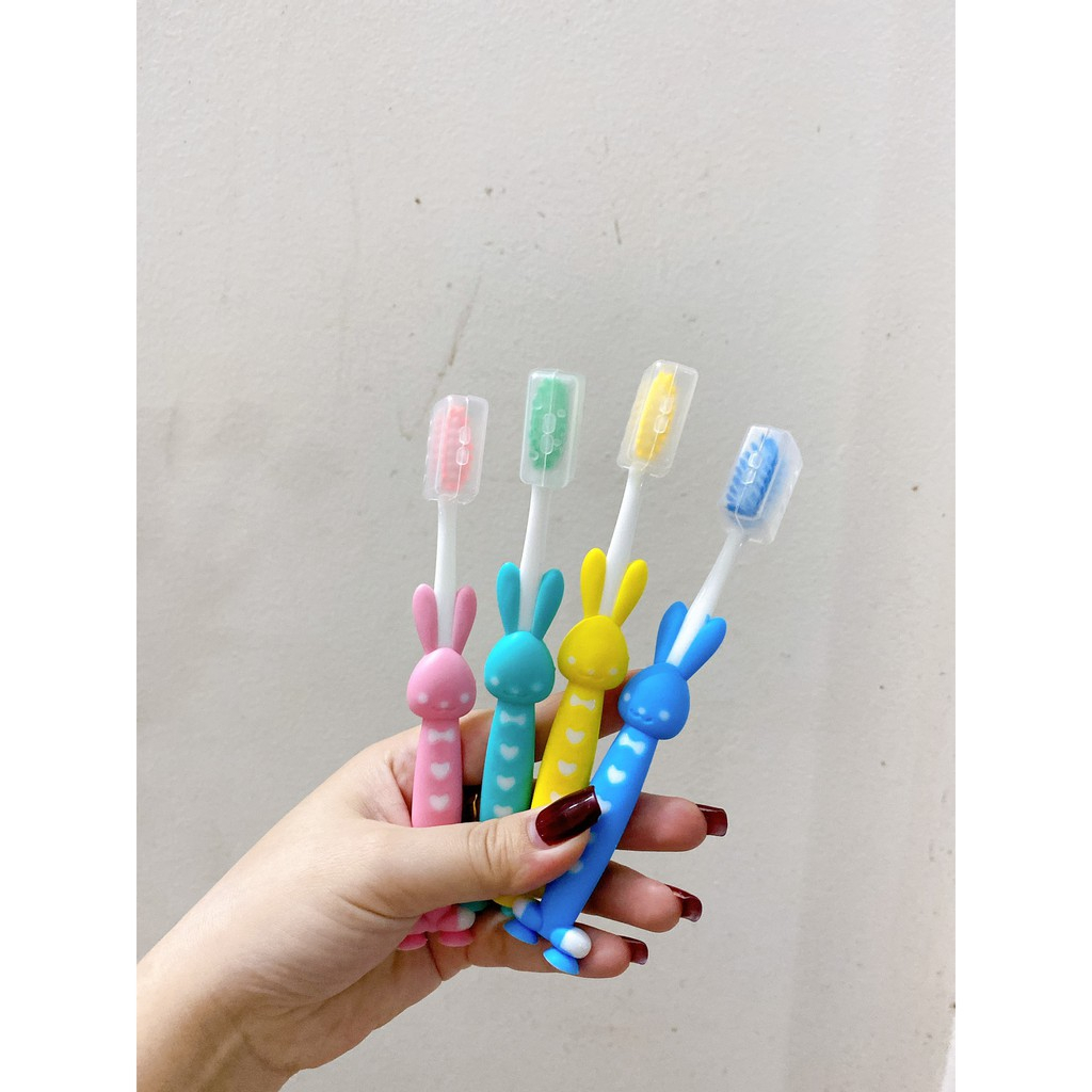 Set 4 Bàn Chải Đánh Răng Xuất Nhật Hình Thỏ, Có Nắp Bảo Vệ Sạch Sẽ Cho Bé Yêu ]
