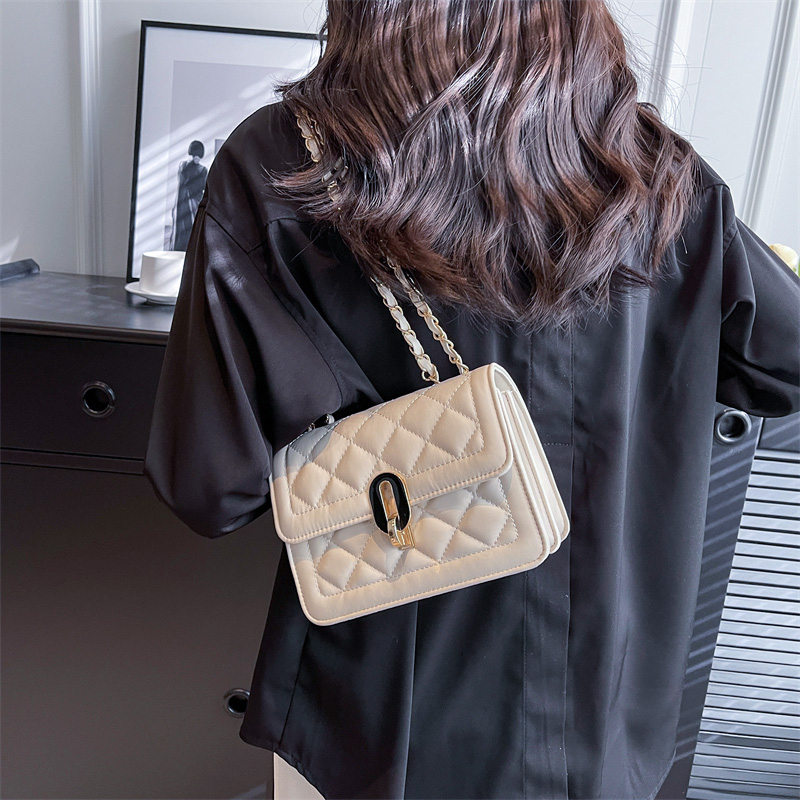 Túi xách nữ đeo chéo đeo vai 2 kiểu khóa xoay độc đáo Capucha T296