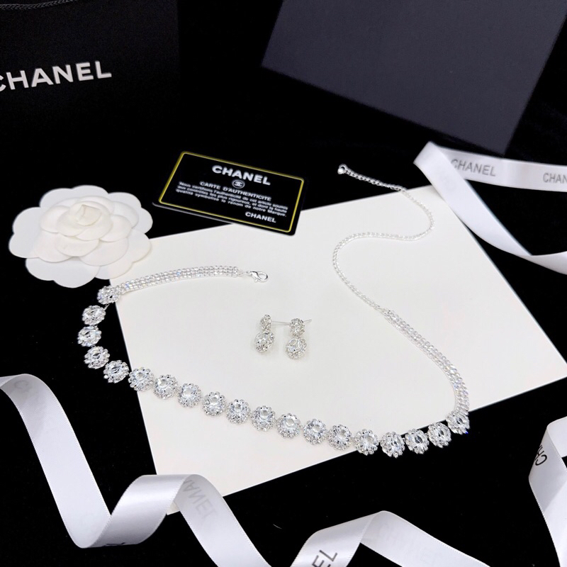 Day chuyền Choker đá sáng đẹp