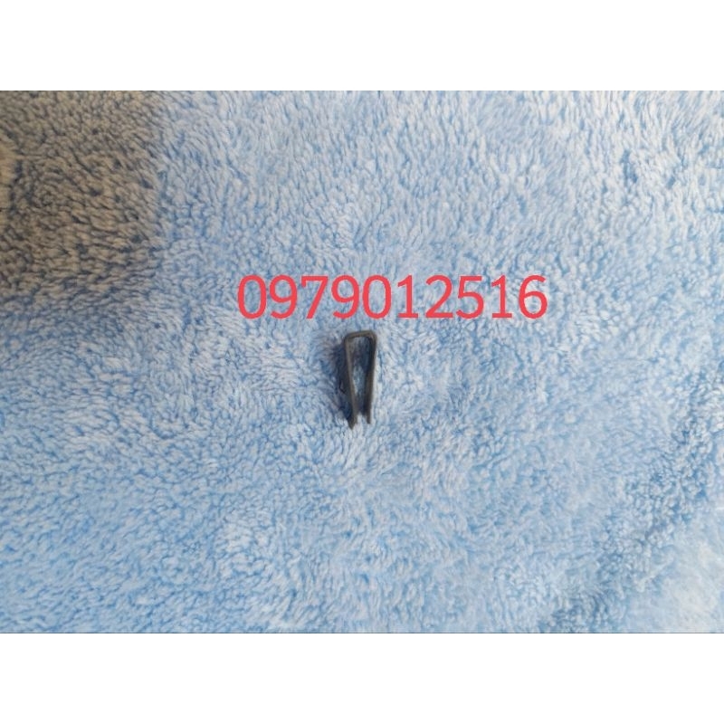 Kẹp bắt vít 3 ke 5 ly dàn áo xe máy Suzuki