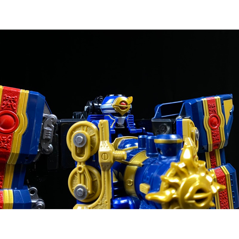 Mô hình chính hãng DX Travelion Siêu nhân Kỵ Mã chính hãng Bandai