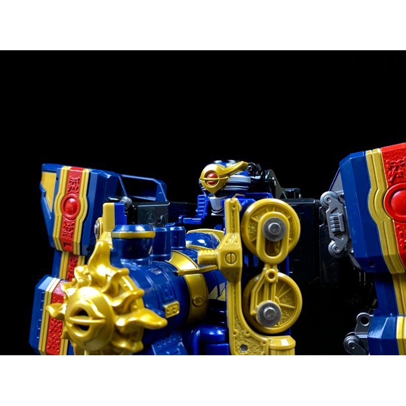 Mô hình chính hãng DX Travelion Siêu nhân Kỵ Mã chính hãng Bandai