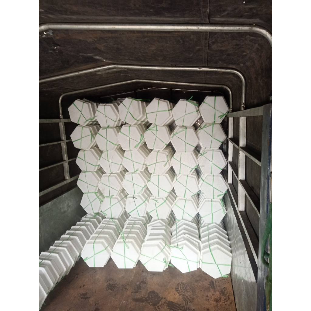 Khuôn nhựa đúc gạch bê tông lục giác 24 viên/m