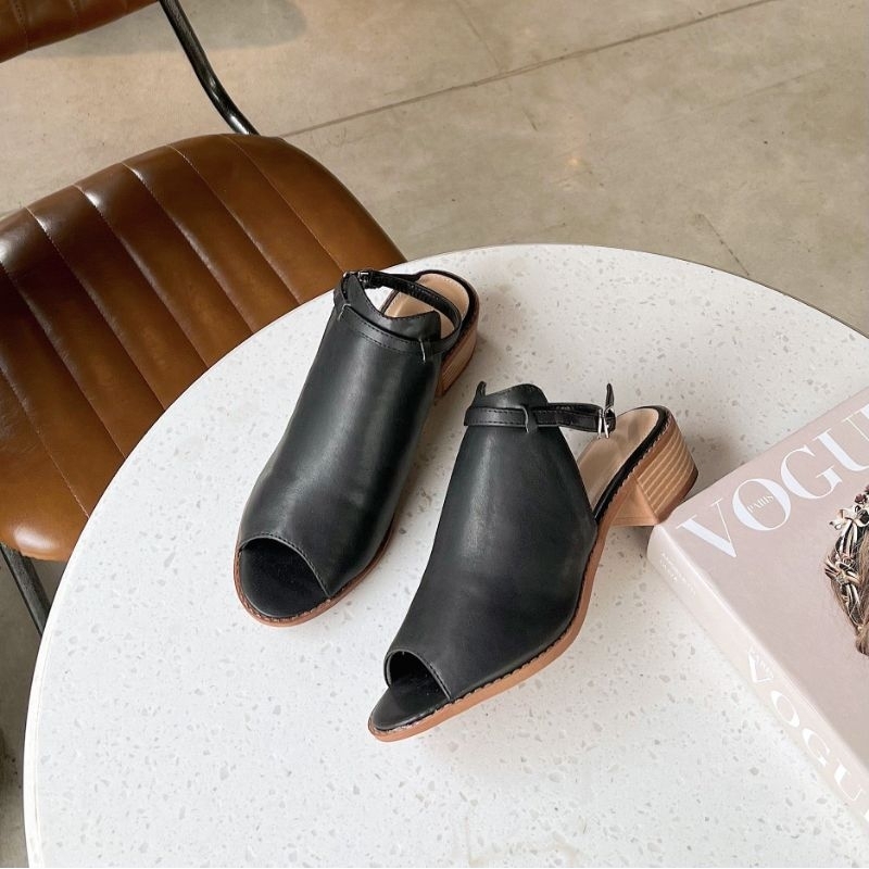 Giầy Sandal giả boot che nắng 2 màu đen và kem. Size 35 đến 39 .