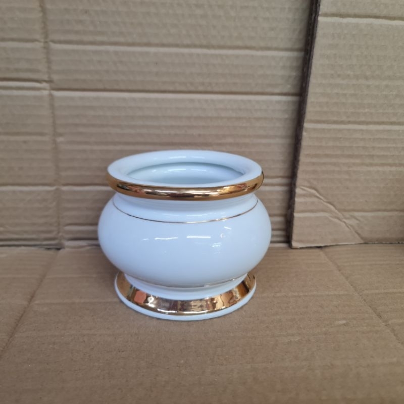 Lư hương ngọc sứ