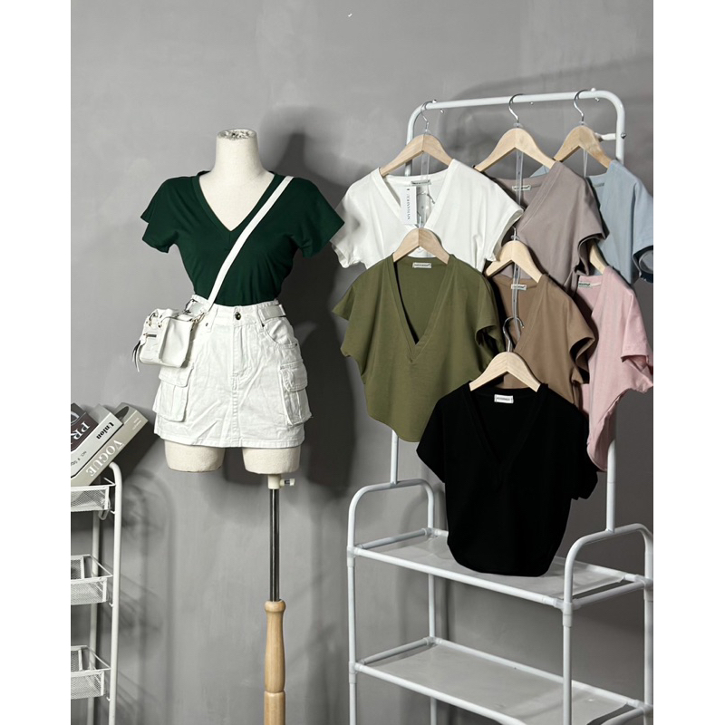 Áo croptop bo eo cổ nhọn (0052)