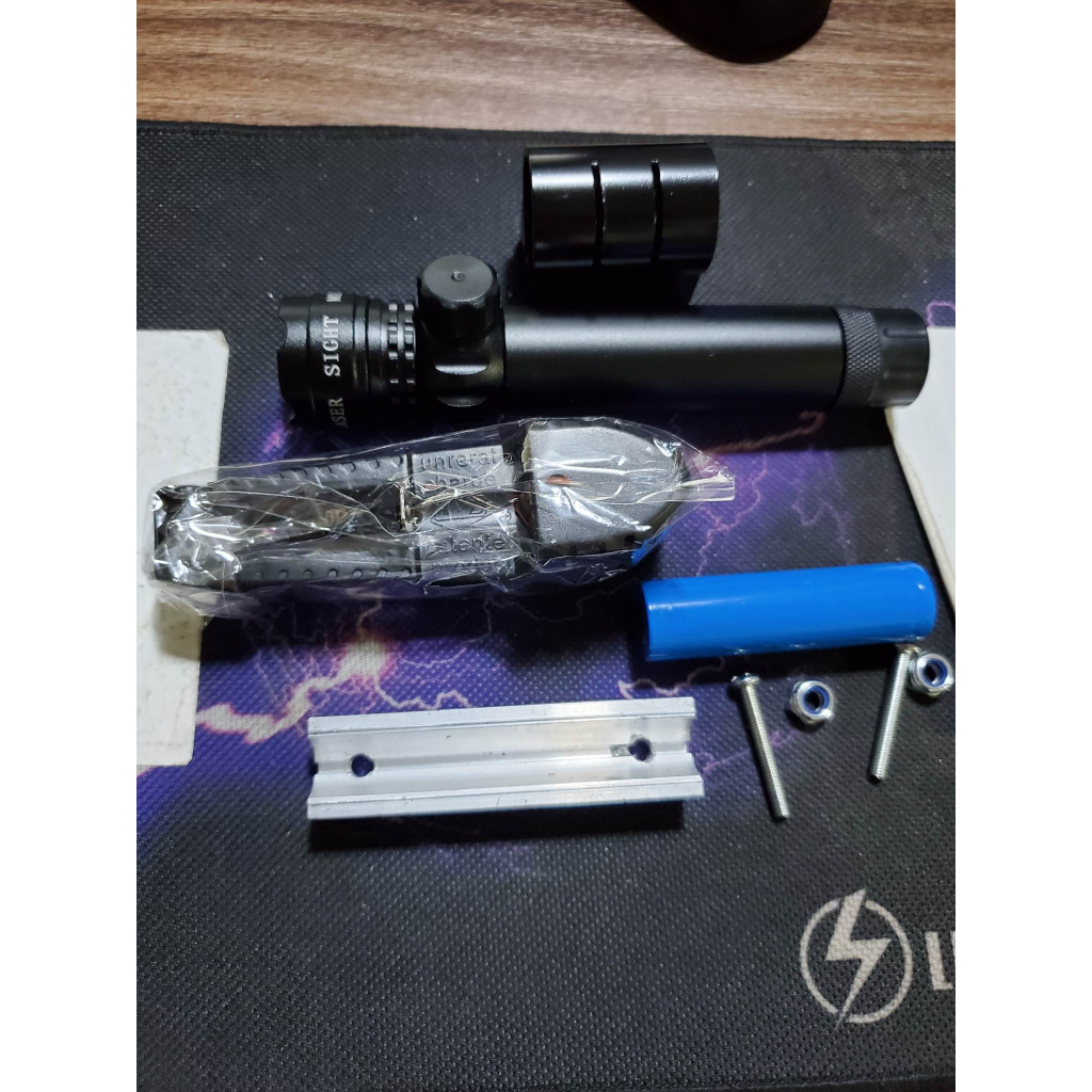 Đèn laze xanh có sạc pin kèm ray + ốc