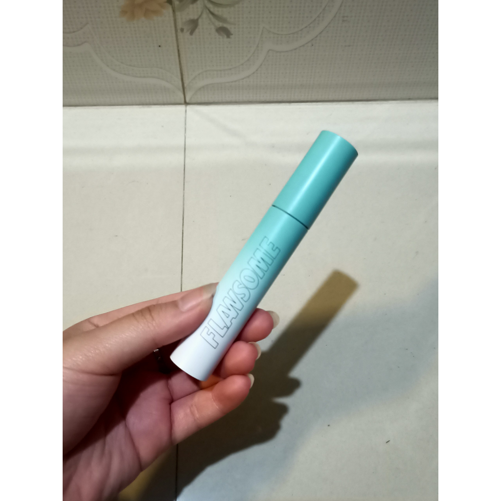 Son FLAWSOME Sunny Matte Tint màu đỏ nâu