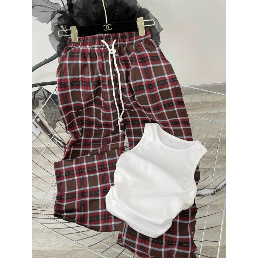 [4.4 Sales Freeship] Set áo thun trắng ba lỗ nhún 2 bên croptop phối quần dài ống rộng caro đỏ đi chơi cá tính mtb
