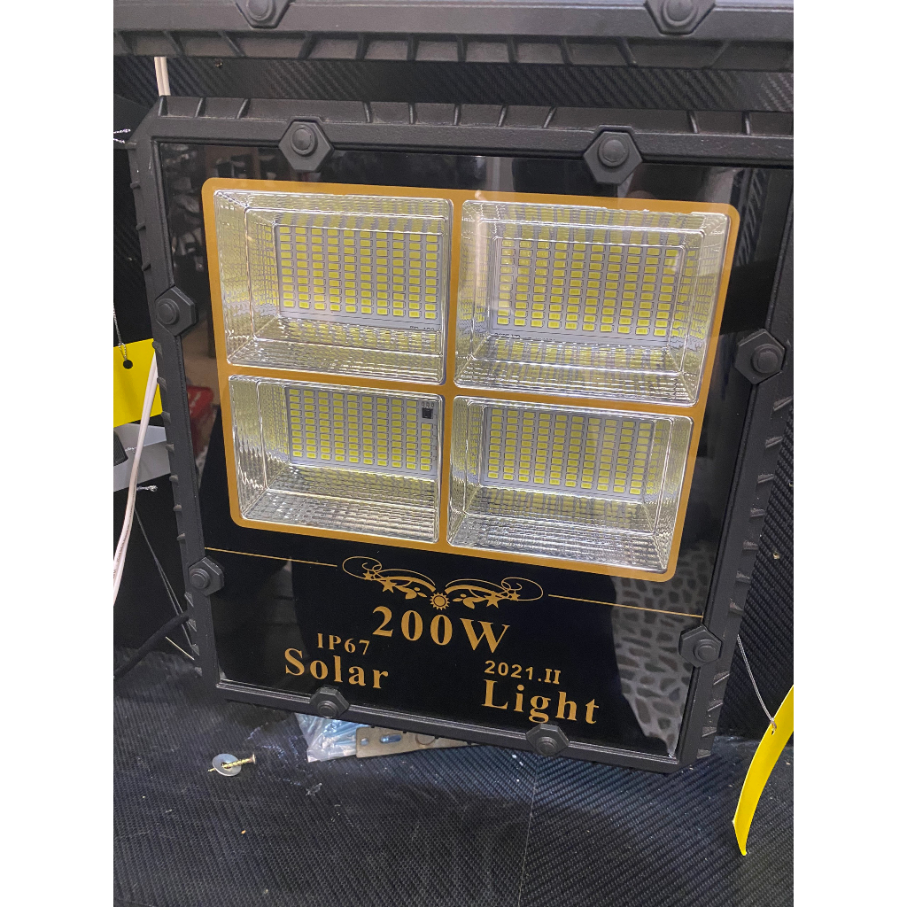 Đèn pha led năng lượng 200w IP66 chống nước