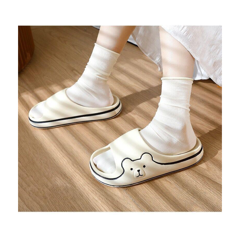 Dép quai ngang đế bánh mì đính hình Gấu con đáng yêu