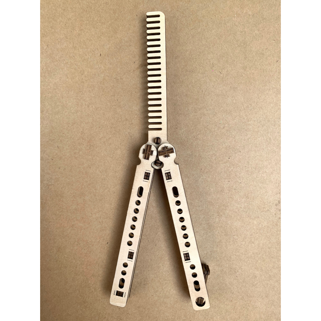 Mô hình csgo balisong luyện tập độc đáo trưng bày bàn làm việc - GL1 - Balisong Comb