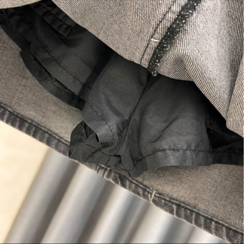 Chân váy jean túi nhọn tua viền, Chân váy ngắn chữ A có lót trong siêu xinh | BigBuy360 - bigbuy360.vn