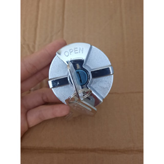 NẮP BÌNH DẦU XE TẢI HINO 300/ XZU/ DUTRO