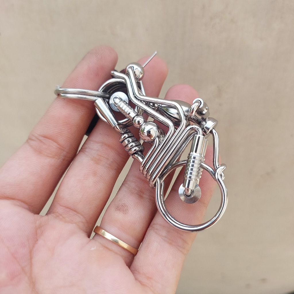 MÓC KHÓA LÀM THỦ CÔNG TẠO HÌNH XE MÔ TÔ ĐỌC LẠ