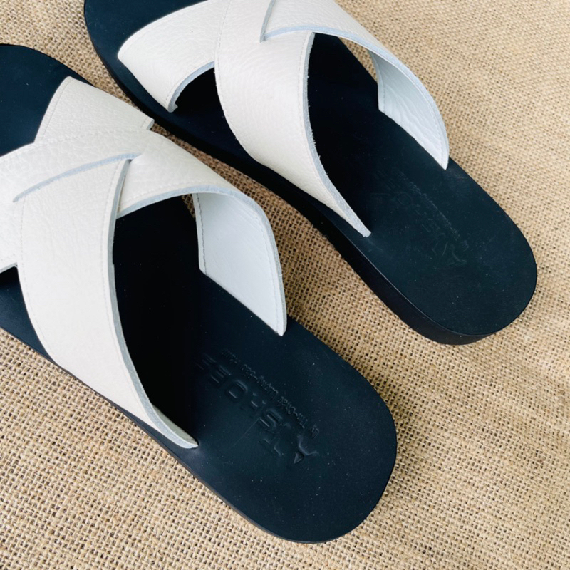 Dép Sandal Dép Quai Chéo Da Bò Thật Không Thấm Nước Phù Hợp Mọi Lứa Tuổi cheosg101