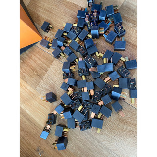 Rơ le nguồn 12v  (4 chân)