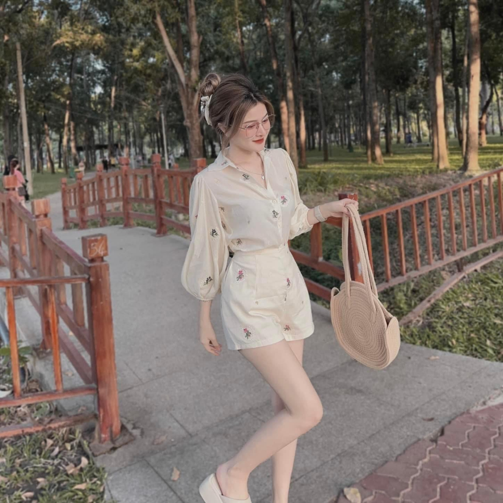 Set Sơ Mi Hoa Nổi Mix Quần Sooc, Tay Bồng Vải Hoa Thô Đũi Nổi