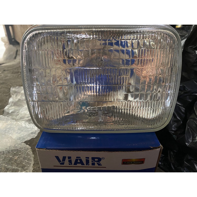 Đèn pha dành cho xe Hiace cá mập 1998-2004