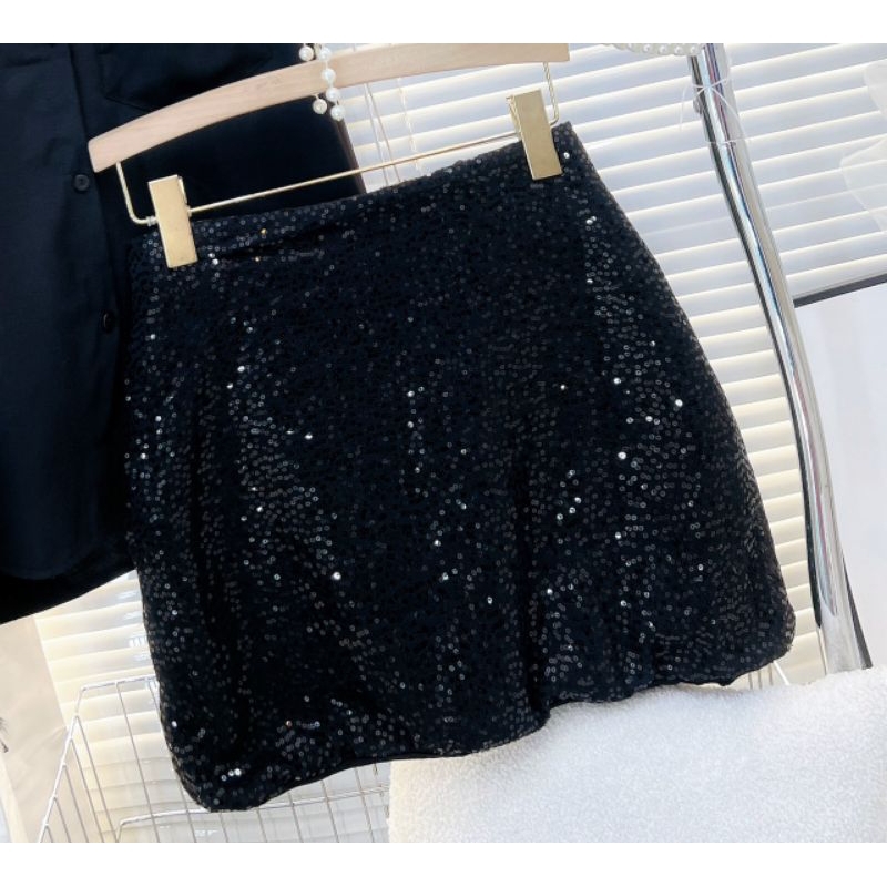 Áo sơ mi đen tay dài phối lông kèm chân váy kim saSize s m370bt