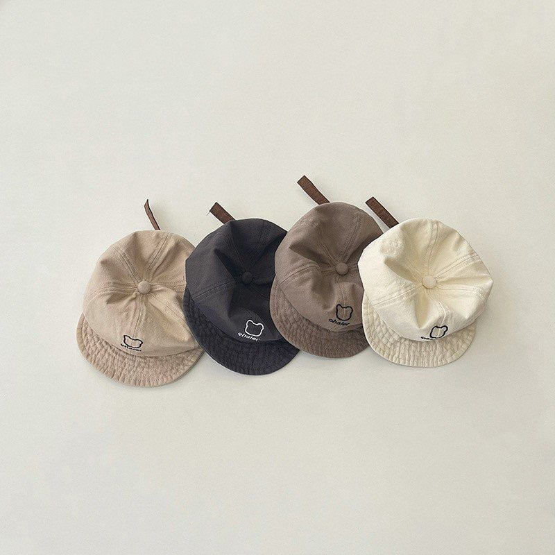 Mũ lưỡi trai vành ngắn thêu gấu cho bé