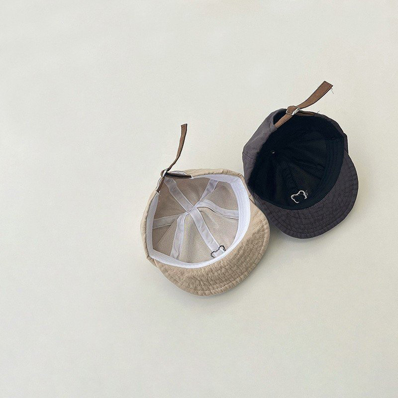 Mũ lưỡi trai vành ngắn thêu gấu cho bé