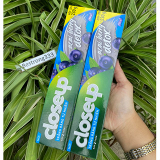 Kem Đánh Răng Closeup Acai Berry Detox Trắng Răng 230g