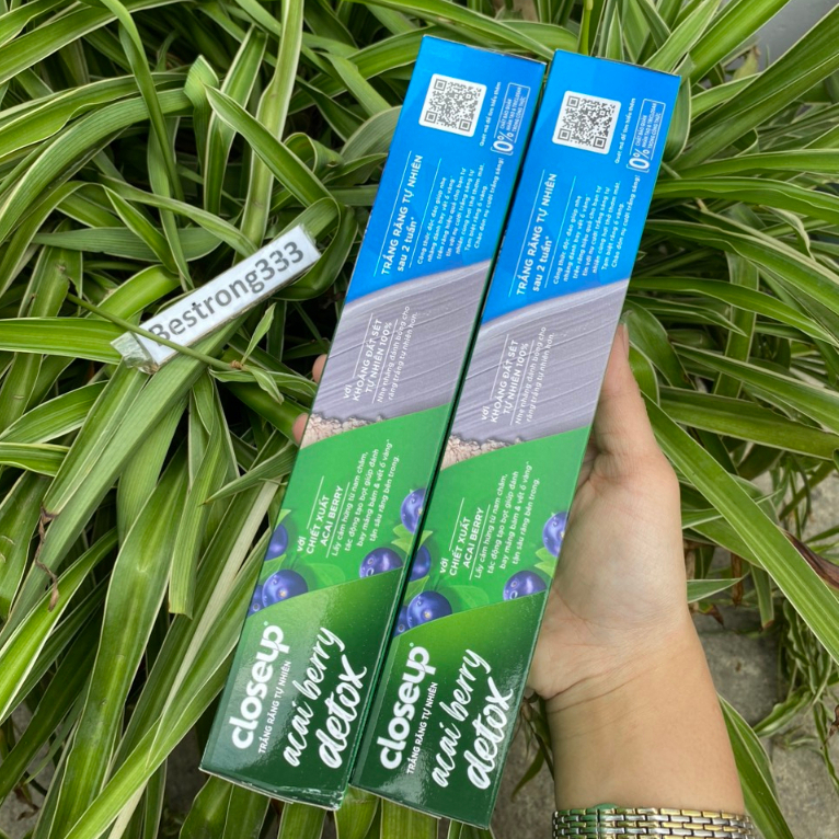 Kem Đánh Răng Closeup Acai Berry Detox Trắng Răng 230g