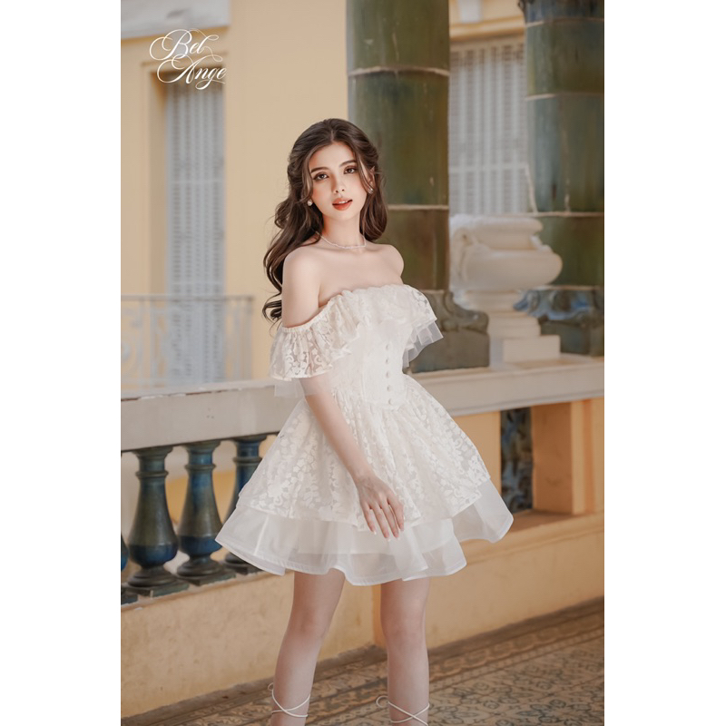 Bel Ange - Đầm bẹt vai hai tầng đính nút bọc màu trắng Sarah mini Dress