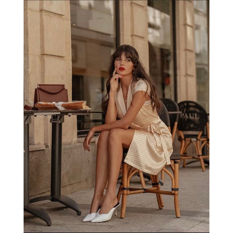 Vải Lụa satin chấm bi nhỏ nền be ánh kim- mềm mát sang óng may áo sơ mi, váy liền,set bộ đẹp thanh lịch.50k/m khổ 1.5m