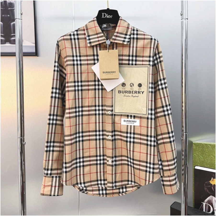 Áo sơ mi nam nữ Burberry dài tay kẻ caro sọc màu be dập mác logo chữ nâu ngực kiểu dáng sang trọng 001