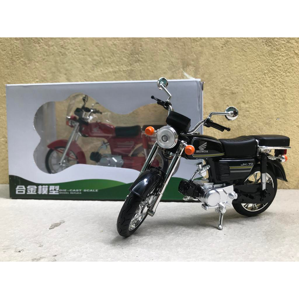 Mô hình xe máy Honda CD-70 1:12
