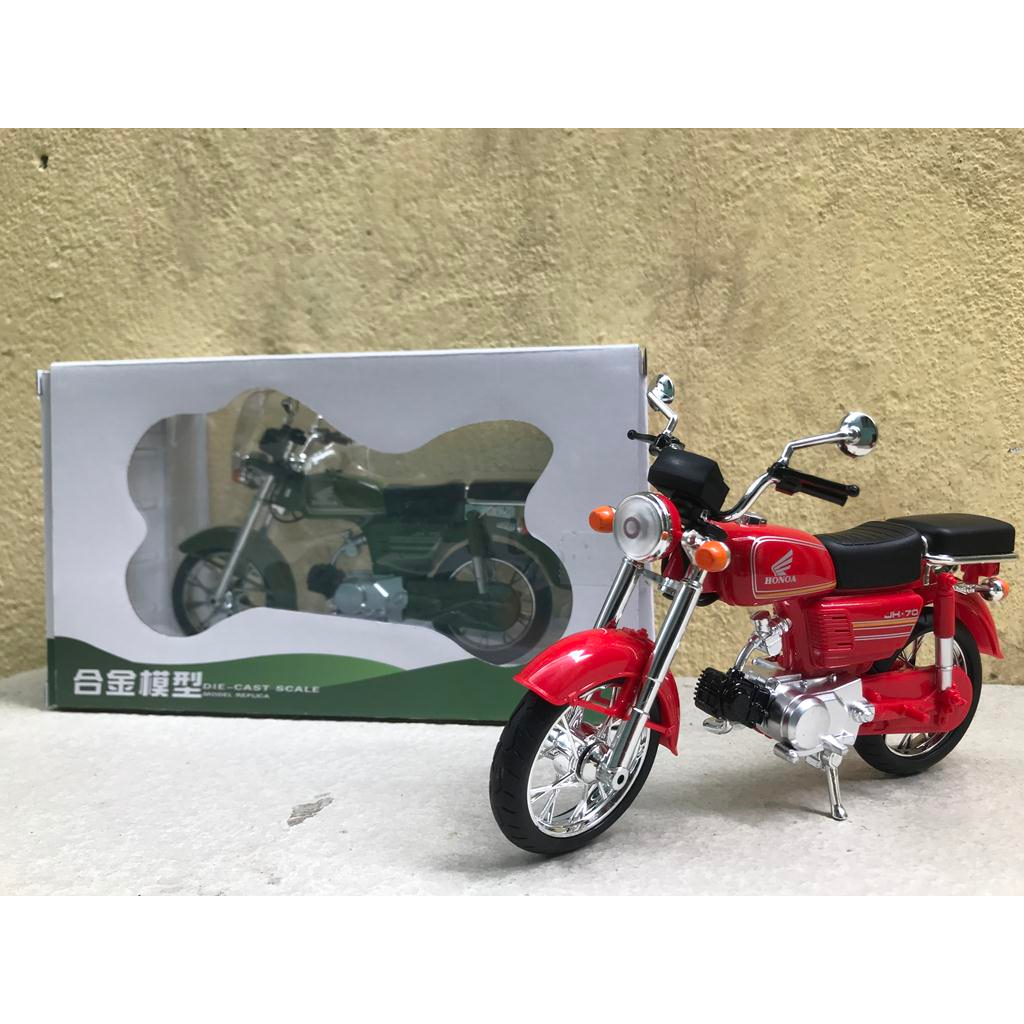Mô hình xe máy Honda CD-70 1:12