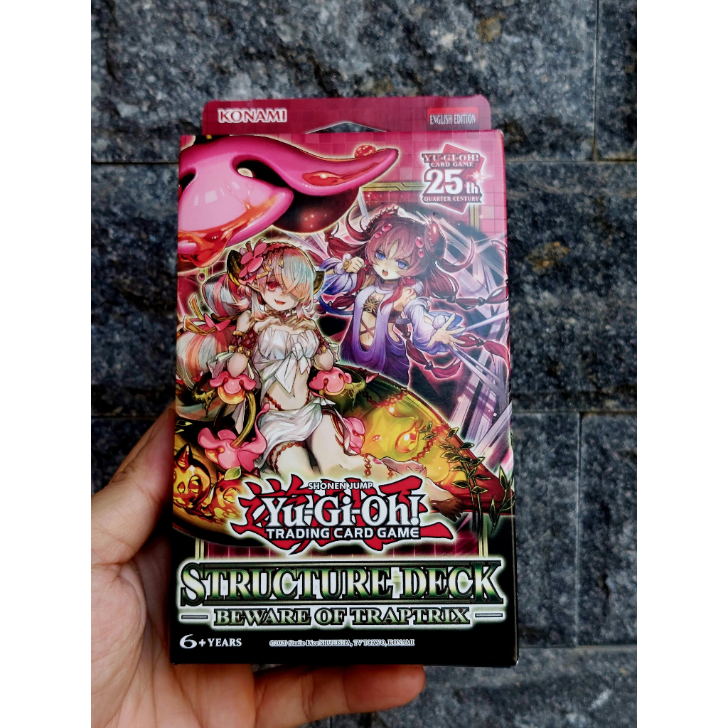 Hộp Bài Yugioh Beware of Traptrix UK