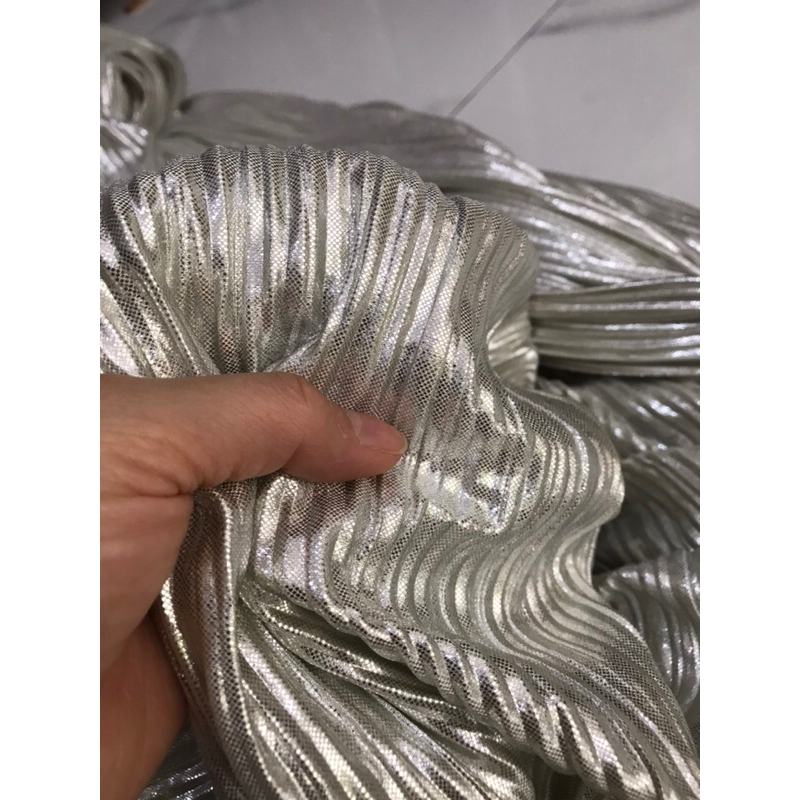 Vải Voan Dập Ly Tăm Màu Bạc Nhũ Ánh Bạc, Mềm Rũ Co Giãn -Khổ 1m5-may đầm kiểu váy dạ hội thời trang