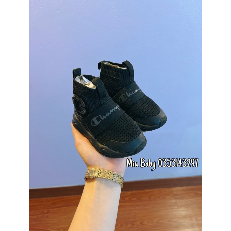 Giày cổ cao Ch@mpion màu đen bé trai
